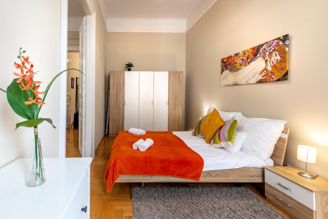 Orangehomes Kalvin Sq 2 Bedroom Apartment Budapeste Exterior foto