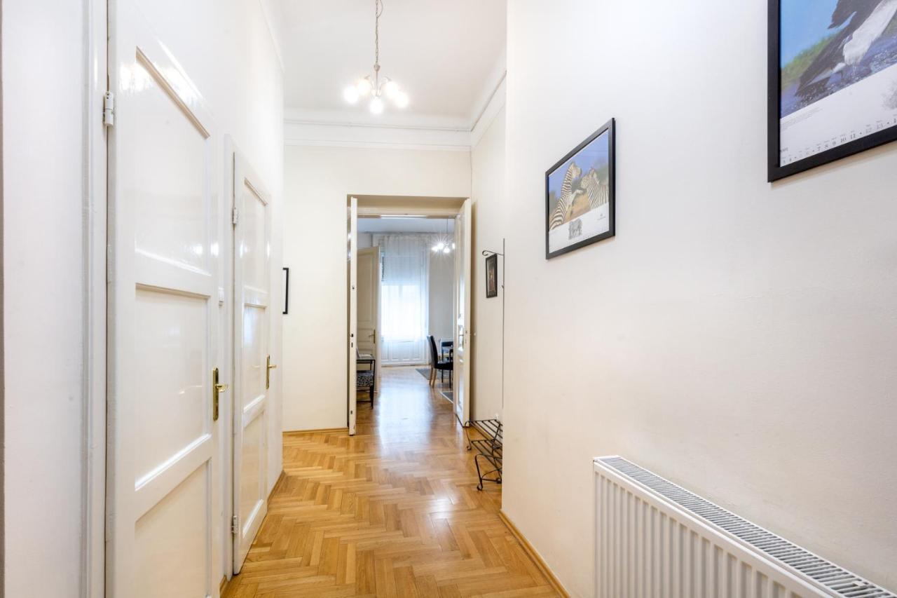 Orangehomes Kalvin Sq 2 Bedroom Apartment Budapeste Exterior foto